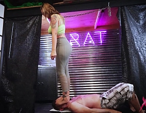 aylayoubelongunderfoot